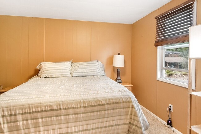 Building Photo - Pets Negotiable, Open Floor Plan and Stora...
