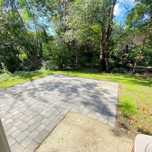 Building Photo - 344 Neponset St