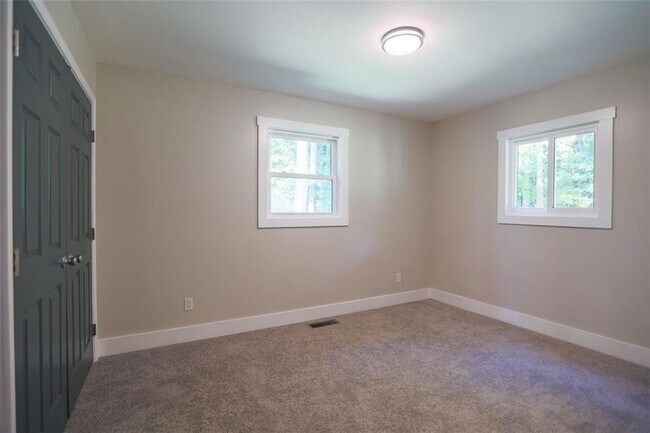 Building Photo - 548 McCurdy Rd