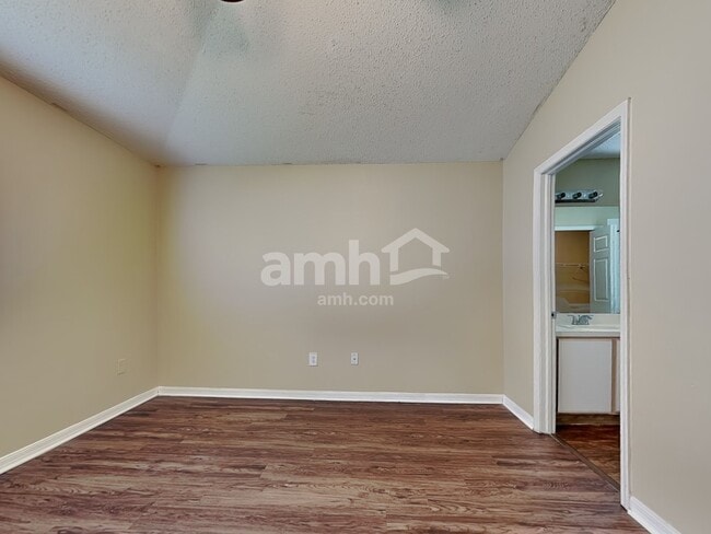 Building Photo - 4504 Reynolds Creek Ave