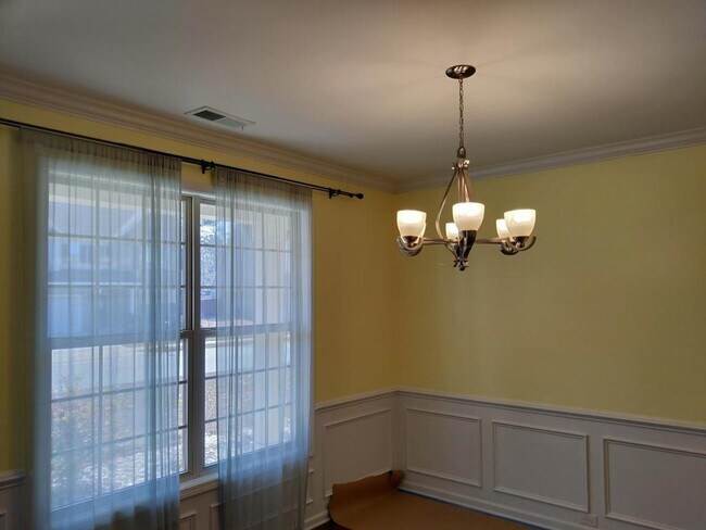 Building Photo - 128 Carolina Wren Ave