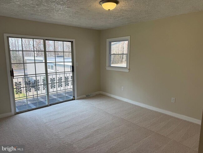 Building Photo - 10421 Tidewater Trail