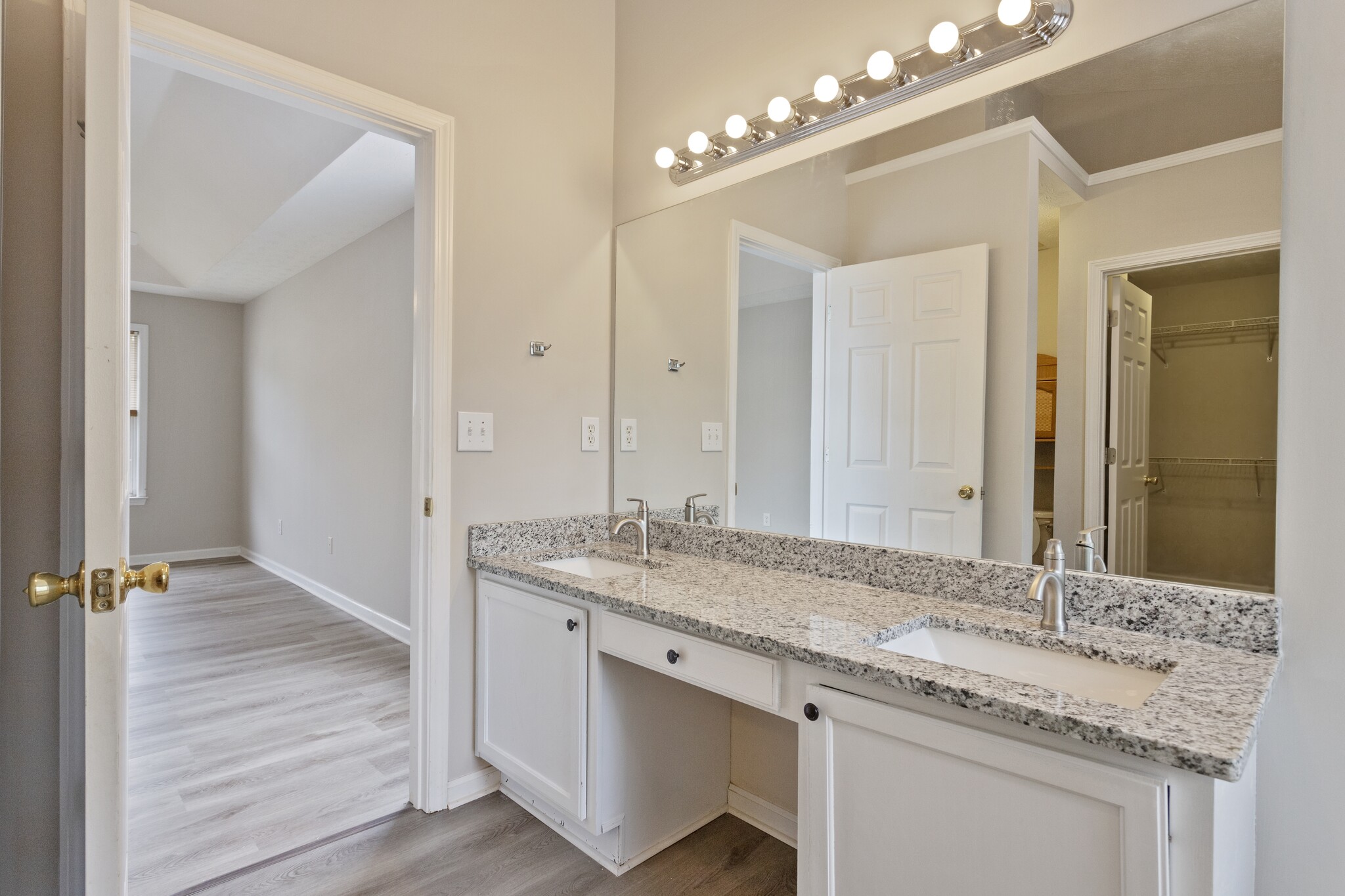 Building Photo - 2325 Winthrope Way Dr