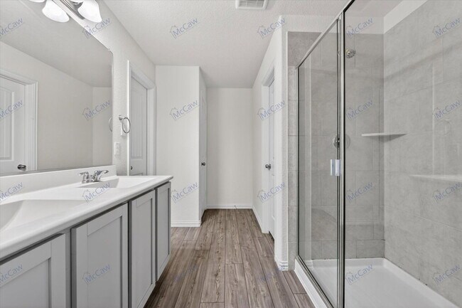 Building Photo - 6128 Fall Creek Ln