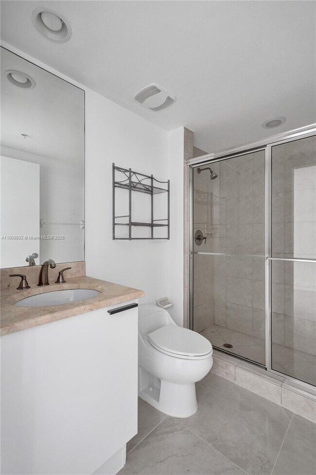 Building Photo - 14951 Royal Oaks Ln