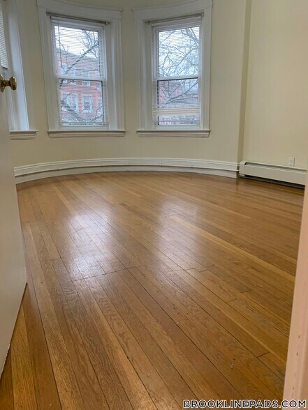 Building Photo - 208 Winthrop Rd