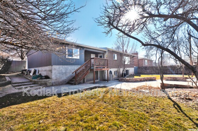 Building Photo - 2266 Brentwood Cir