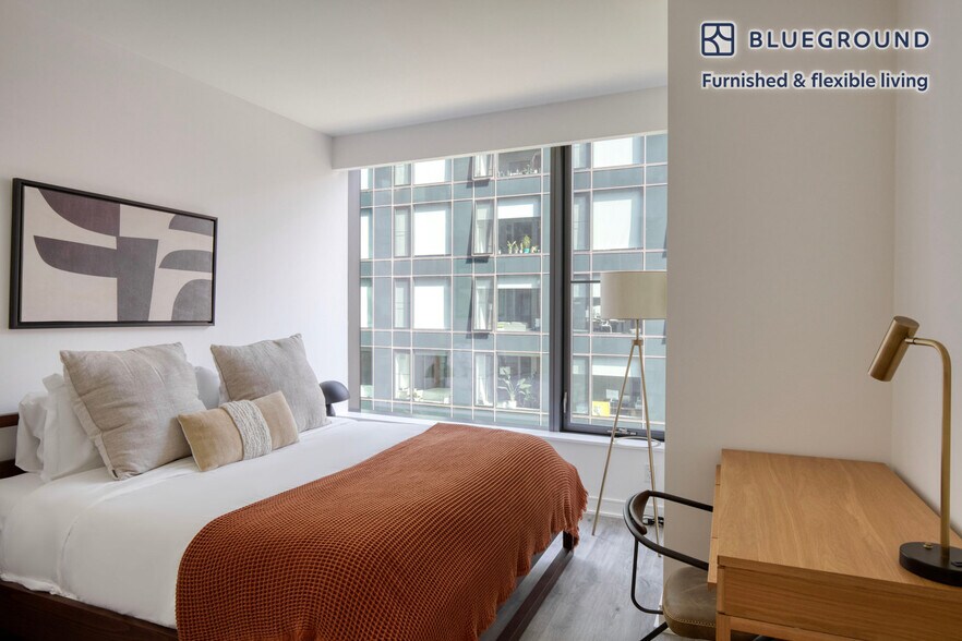 Building Photo - 949 1st St SE