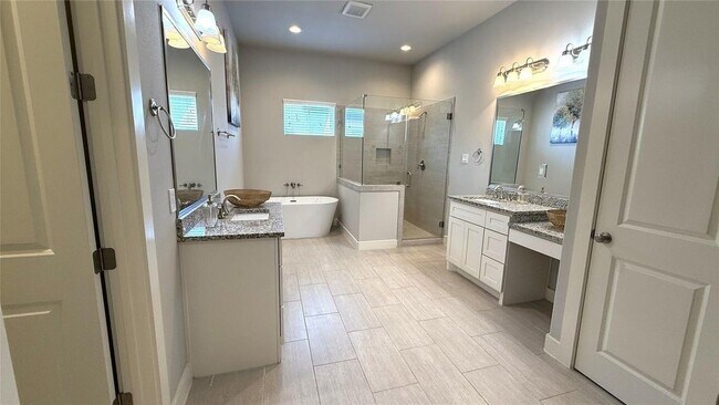 Building Photo - 10926 Brookeshire Chase Ln