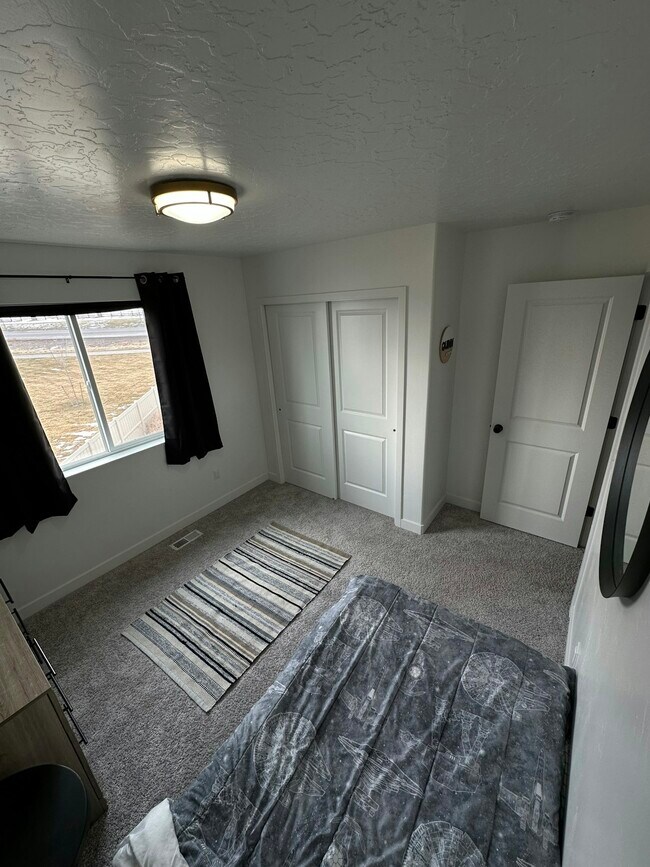 Building Photo - 3083 S Yellow Bill Dr