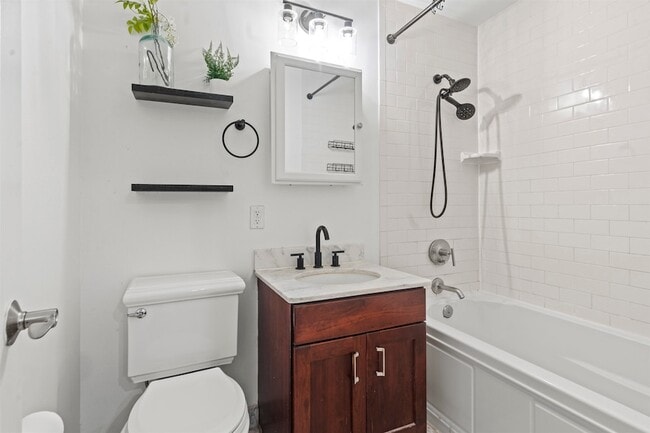 Building Photo - 187 Wayne St