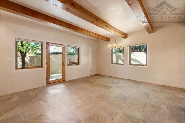 Building Photo - 659 Bishops Lodge Rd