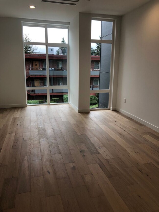 Building Photo - 2Bd/2Ba Seattle Townhome