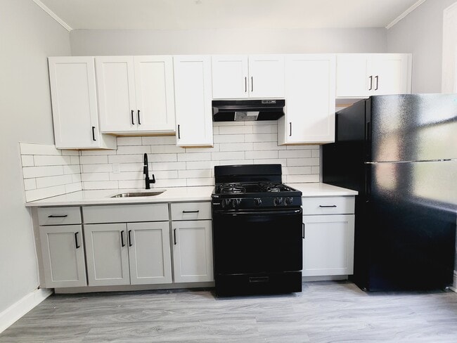 Building Photo - 230 Grant Ave