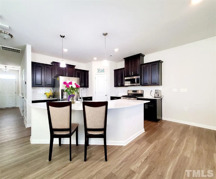 Building Photo - 6042 Beale Loop