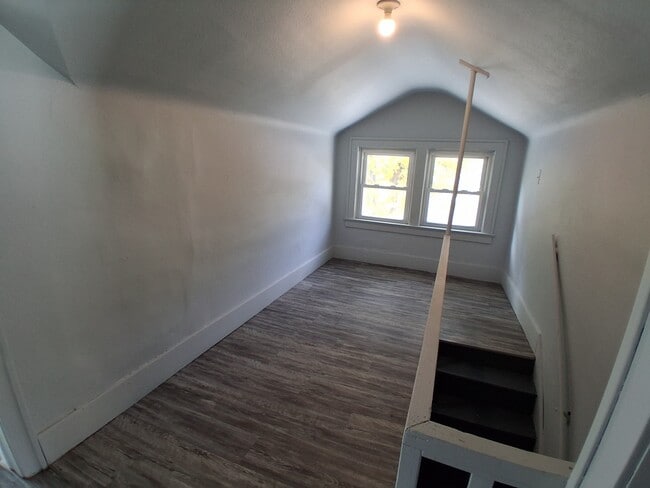 Building Photo - 1901 Smith Ave