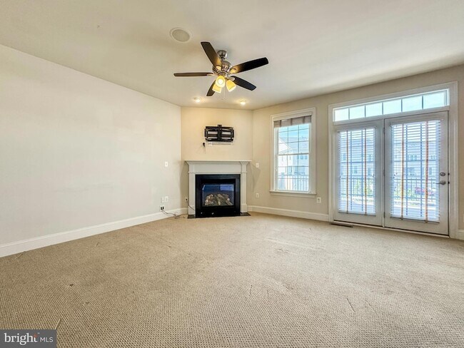 Building Photo - 42365 Pine Forest Dr