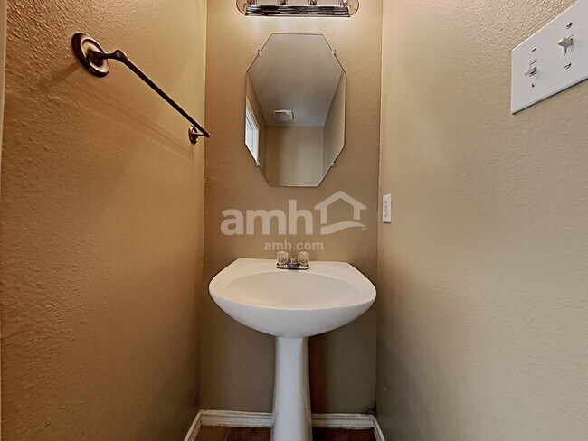 Building Photo - 503 Pine Cluster Ct