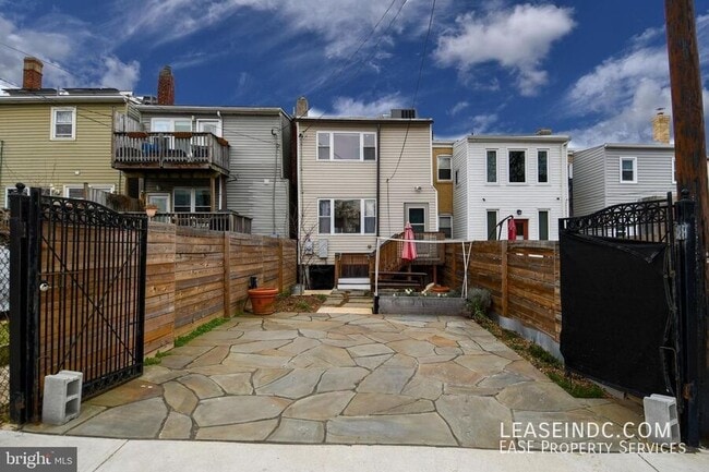 Building Photo - 4709 9th St NW