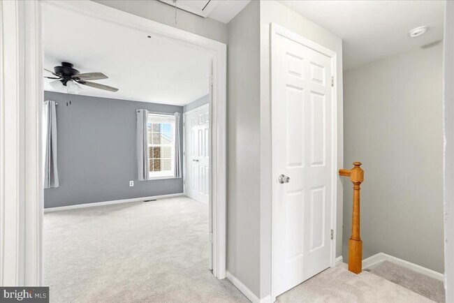 Building Photo - 5735 Sunset View Ln
