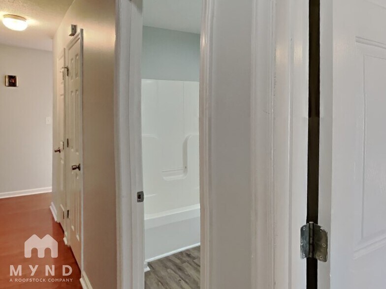 Building Photo - 1518 Lantern Pl