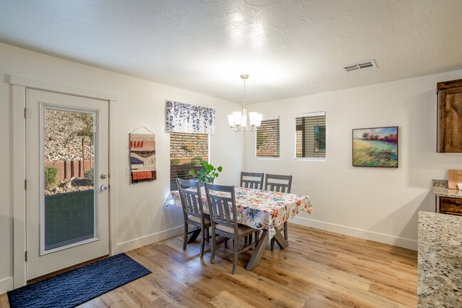 Dining Room - 6119 S Zelda Dr
