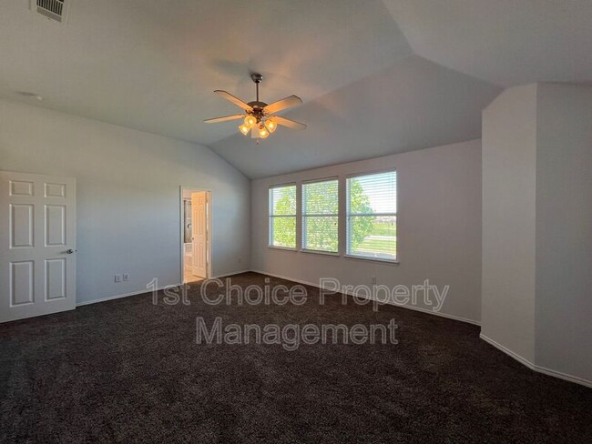 Building Photo - 9221 Comanche Ridge Dr