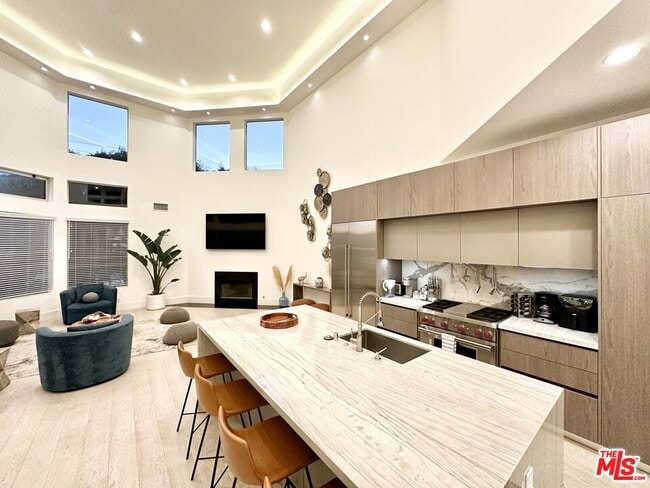 Building Photo - 822 Pacific Ave