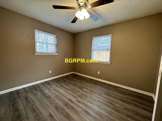 Building Photo - 3 BD, 1 1/2 BA, Home Jacksonville