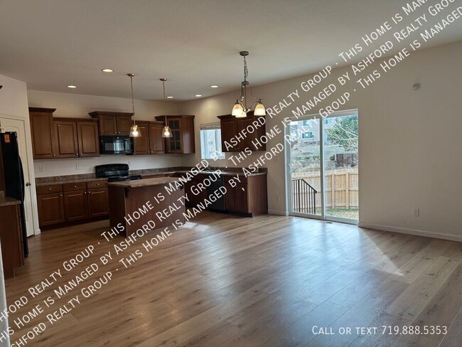 Building Photo - 3755 Reindeer Cir