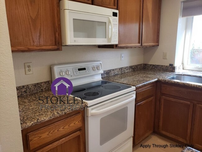 Building Photo - 517 Mesa Verde Pl