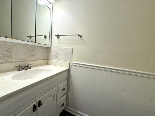 Building Photo - 1656 Castbourne Ct