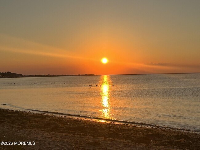 Building Photo - 1015 Wedgewood Cir