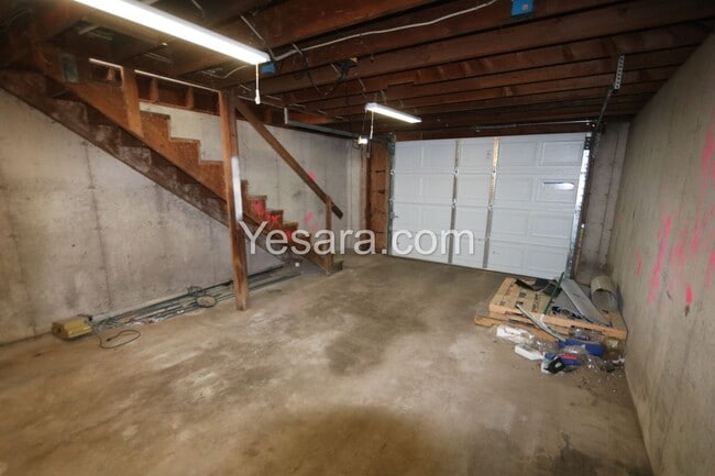 Building Photo - 2 Bedroom 2 Bath House