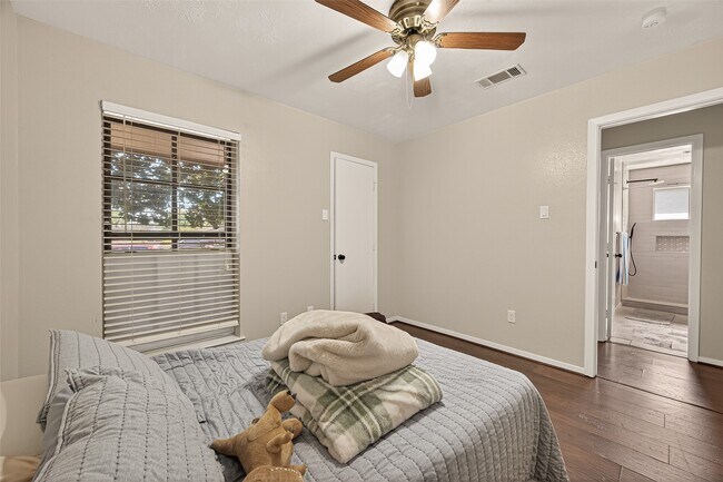 Building Photo - 1407 Somercotes Ln