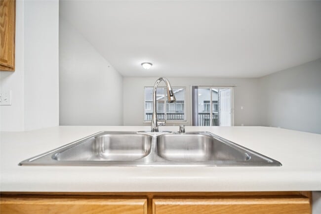 Building Photo - 9905 William Jones Cir