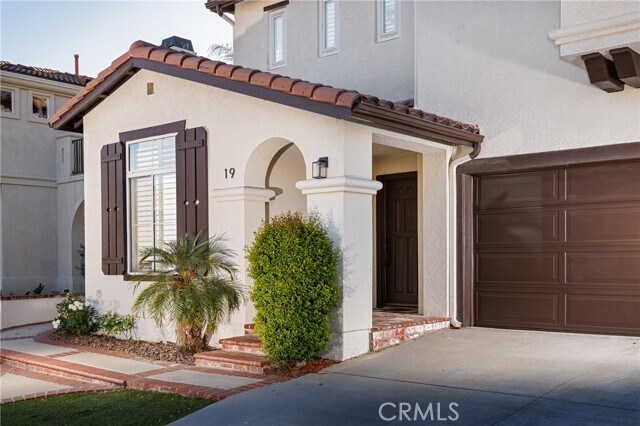 Building Photo - 19 Las Cruces