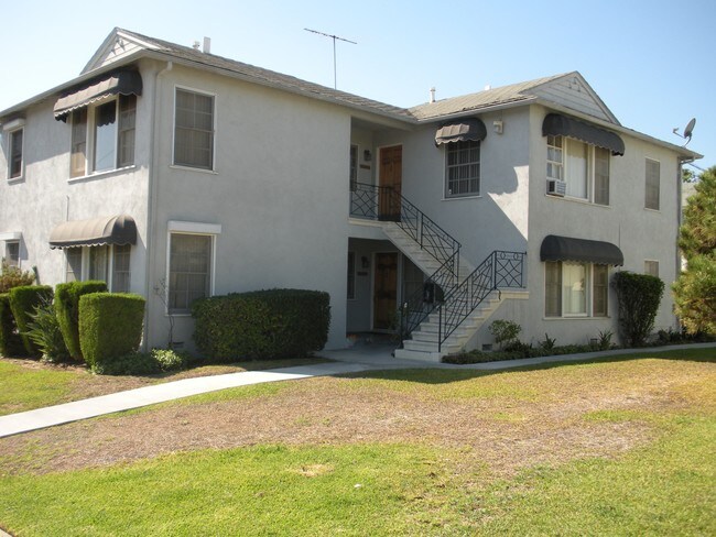 Primary Photo - 7045-7049 S La Cienega Blvd