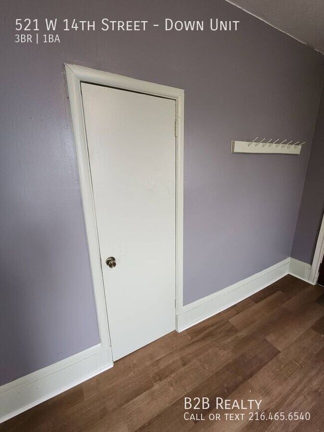 Building Photo - 521 W 14th St