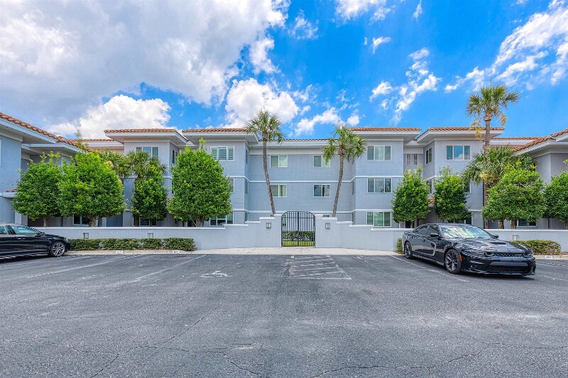 Building Photo - 201 10th Ave N