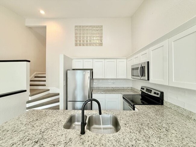 Building Photo - 6388 93rd Ter