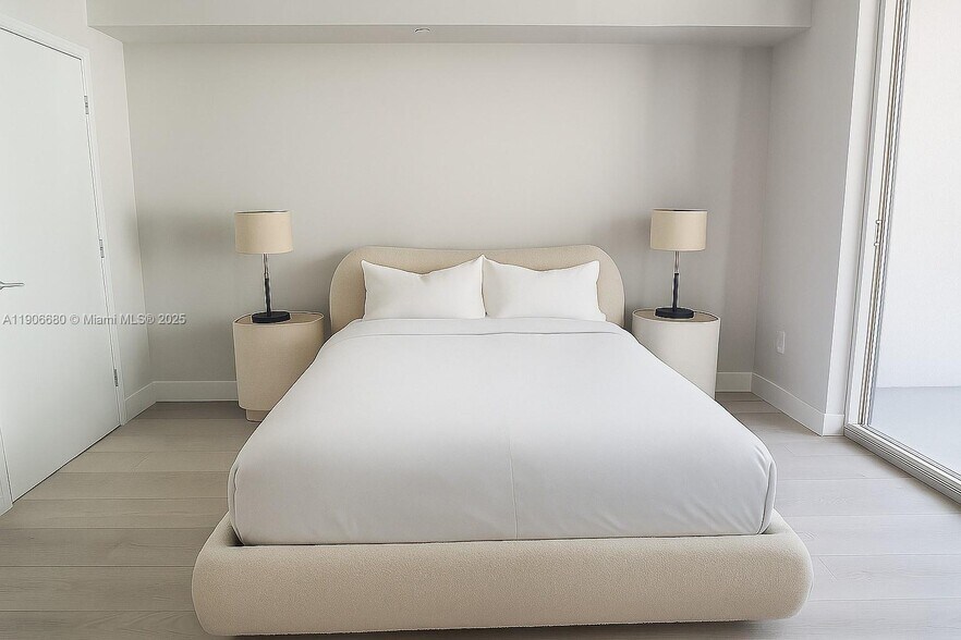 Building Photo - 500 Brickell Ave