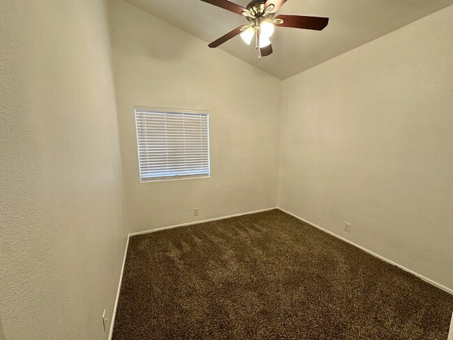 Building Photo - 2353 W Hemlock Ct