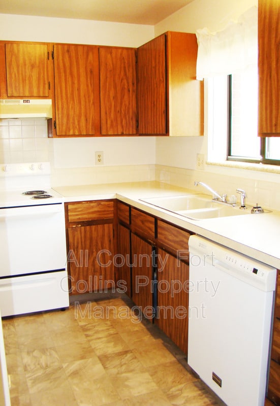 Building Photo - 421 Mulberry Dr