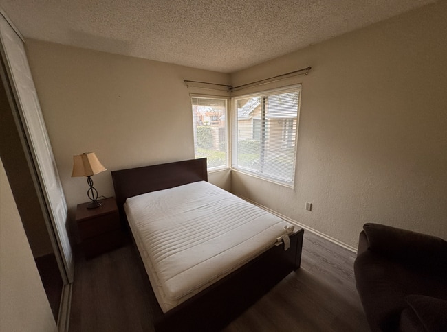 Building Photo - 8364 Summerdale Rd