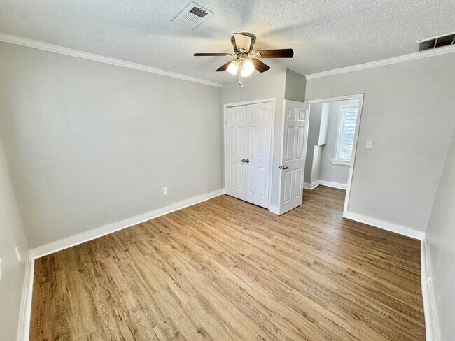 Building Photo - 2603 Carnes Ave