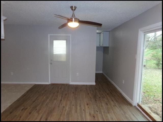 Building Photo - 8 Brookway Ln