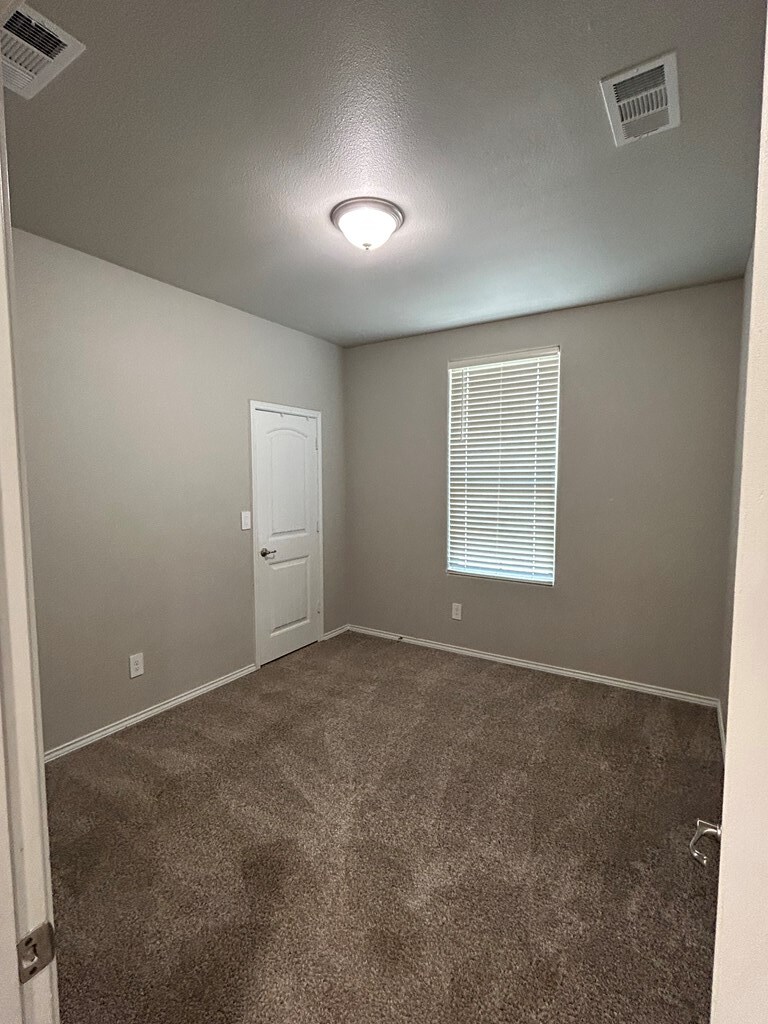 Building Photo - 1813 Palo Duro Dr