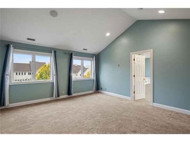 Building Photo - 517 River St