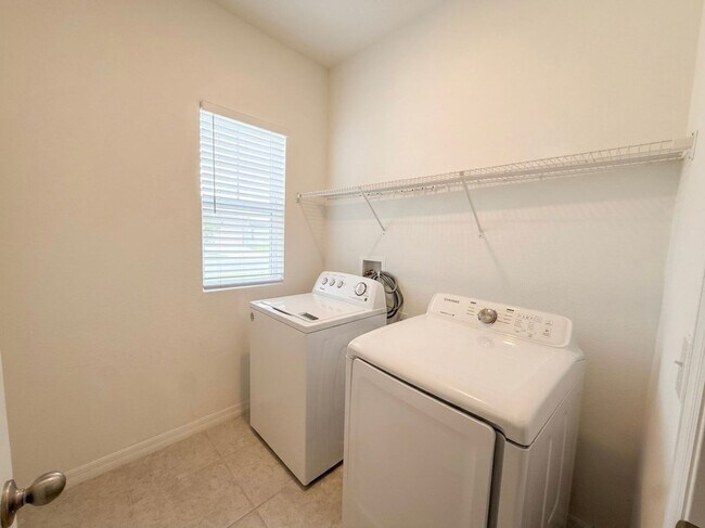 Building Photo - 5853 Bullock Pl